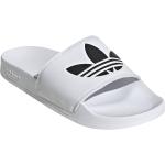 Pánske Plážové šľapky adidas Adilette bielej farby v ležérnom štýle zo syntetiky v zľave na leto 