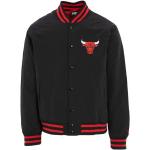 Pánske Bombery NEW ERA Bulls čiernej farby z polyesteru s motívom Chicago Bulls s motívom: Chicago 