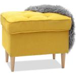 Obývačka žltej farby 