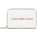 Dámske Peňaženky Calvin Klein Jeans slonovinovej farby na zips v zľave 