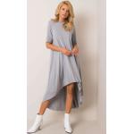 Dámske Denné šaty FashionHunters sivej farby z bavlny s krátkymi rukávmi v zľave 