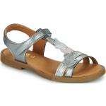 Detské Kožené sandále GBB striebornej farby vo veľkosti 34 metalické v zľave na leto 