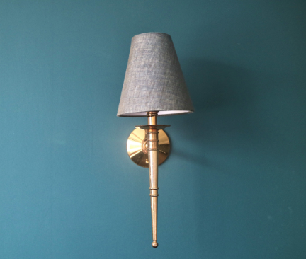 medená nástenná lampa so šedým tienidlom