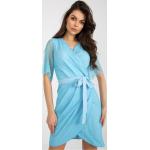 Dámske Čipkované šaty FashionHunters svetlo modrej farby v elegantnom štýle vo veľkosti S v zľave 