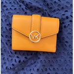 Dámske Designer Peňaženky Michael Kors žltej farby Vegan v zľave 