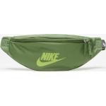 Pánske Batohy Nike Heritage zelenej farby objem 3 l v zľave 