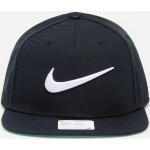 Snapback Nike Sportswear Swoosh čiernej farby v športovom štýle z polyesteru 