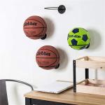 Basketbalové lopty čiernej farby 