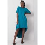 Dámske Denné šaty FashionHunters modrej farby z bavlny s asymetrickým výstrihom s krátkymi rukávmi asymetrické v zľave 