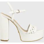Dámske Spoločenské sandále Guess bielej farby v elegantnom štýle z polyuretánu vo veľkosti 40 Vegan na leto 