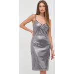 Dámske Mini šaty Guess striebornej farby v trblietavom štýle z polyesteru vo veľkosti XS metalické 