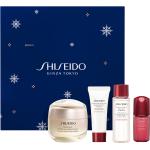 Pleťové séra Shiseido Benefiance objem 50 ml na hydratáciu s motívom Sing s krémovou textúrov v darčekovom balení s prísadou voda vyrobené v Japonsku 