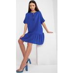 Dámske Denné šaty FashionHunters kobaltovo modrej farby v ležérnom štýle s jednofarebným vzorom z viskózy v zľave 