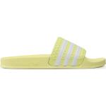 Dámske Plážové šľapky adidas žltej farby v športovom štýle vo veľkosti 37 na leto 