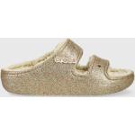 Šľapky Crocs Classic Cozzzy Glitter Sandal zlatá farba, 208124