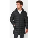 Pánske Zimné kabáty Trendyol čiernej farby z polyesteru na zips v zľave 