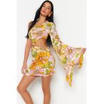 Dámske Denné šaty Trendyol horčicovej farby s kvetinovým vzorom z viskózy vo veľkosti M s jedným rukávom s výrezmi v zľave 