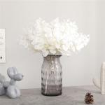 Vázy bielej farby s kvetinovým vzorom s výškou 47 cm s priemerom 47 cm 