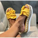 Dámske Kožené sandále žltej farby v party štýle z polyuretánu na Párty na leto 