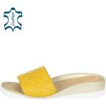Dámske Kožené šľapky olivia shoes žltej farby s prešívaným vzorom z kože na široké nohy s výškou opätku 3 cm - 5 cm 